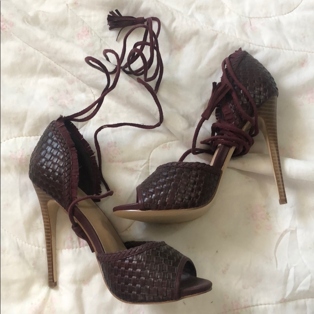 Super cute Maroon Heels with Tassels